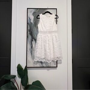 Altar’d state white lace floral design sleeveless midi dress L